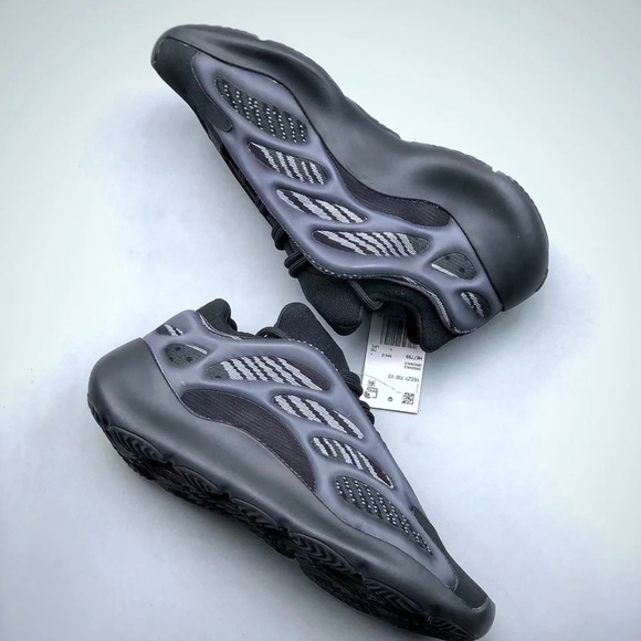 Adidas yezzy - Picture 7 of 7